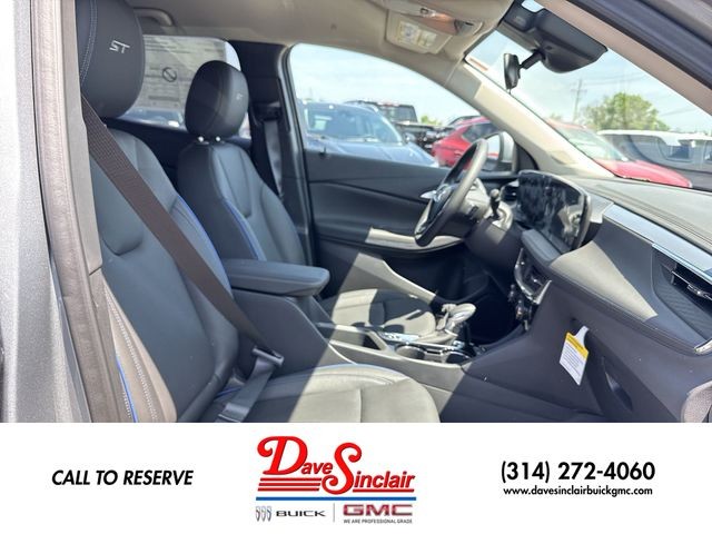 Buick Encore GX Vehicle Full-screen Gallery Image 23