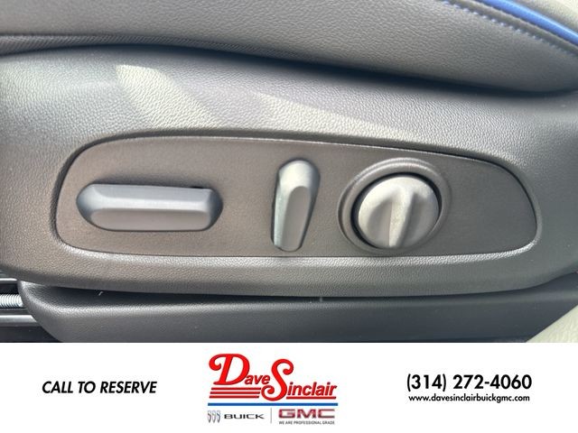 Buick Encore GX Vehicle Full-screen Gallery Image 12