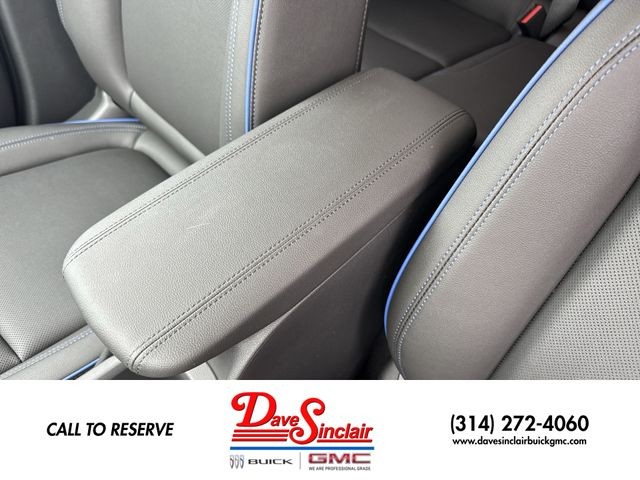 Buick Encore GX Vehicle Full-screen Gallery Image 20