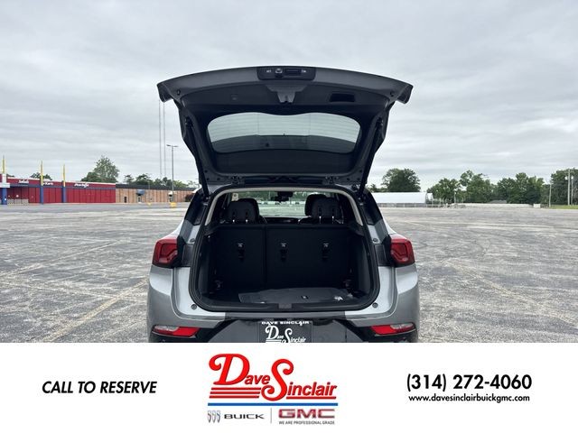 Buick Encore GX Vehicle Full-screen Gallery Image 22