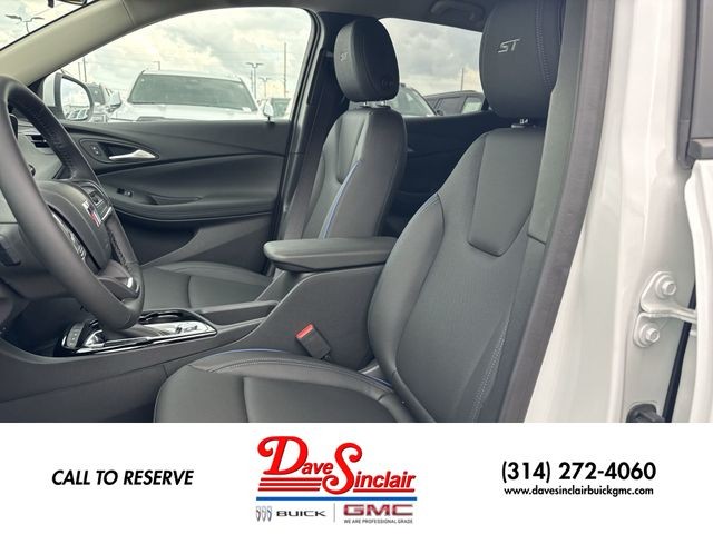 Buick Encore GX Vehicle Full-screen Gallery Image 11