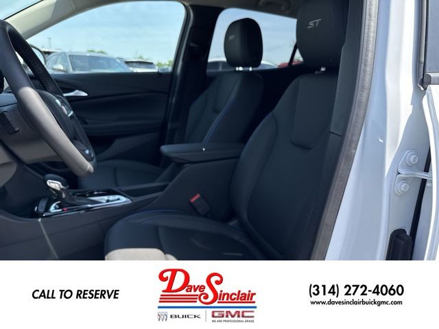 Buick Encore GX Vehicle Full-screen Gallery Image 11