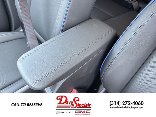 Buick Encore GX Vehicle Full-screen Gallery Image 20