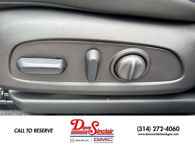 Buick Encore GX Vehicle Full-screen Gallery Image 12