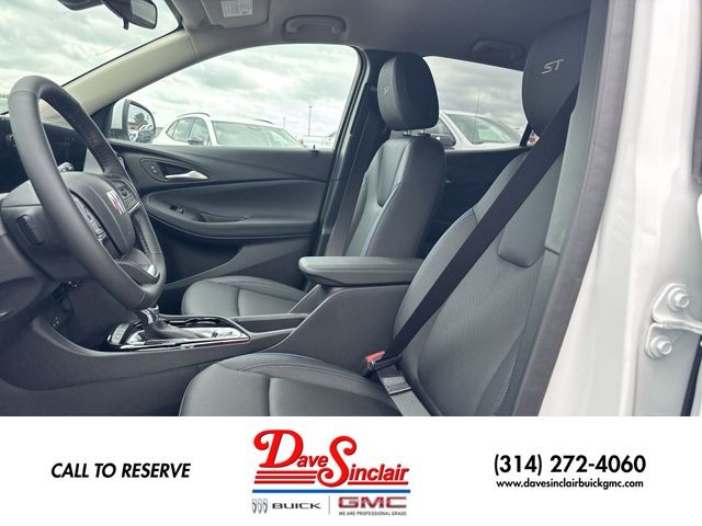 Buick Encore GX Vehicle Full-screen Gallery Image 11