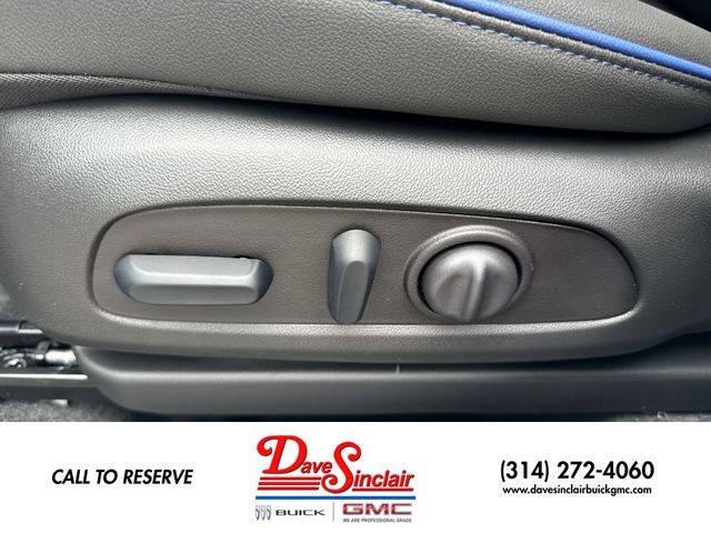 Buick Encore GX Vehicle Full-screen Gallery Image 12