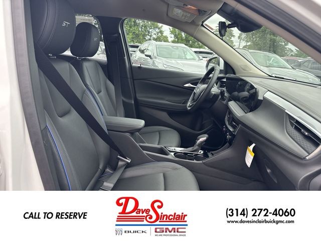 Buick Encore GX Vehicle Full-screen Gallery Image 23