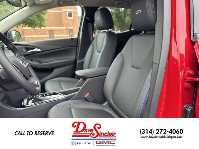 Buick Encore GX Vehicle Full-screen Gallery Image 11