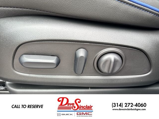 Buick Encore GX Vehicle Full-screen Gallery Image 12