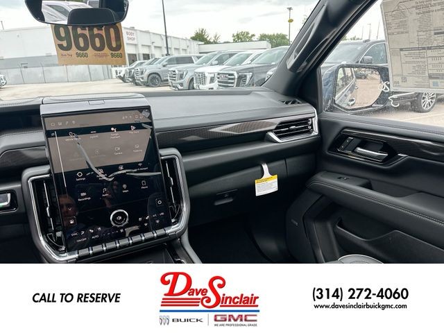 GMC Yukon Vehicle Full-screen Gallery Image 11