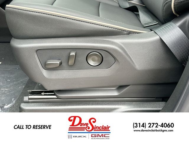 GMC Yukon Vehicle Full-screen Gallery Image 20