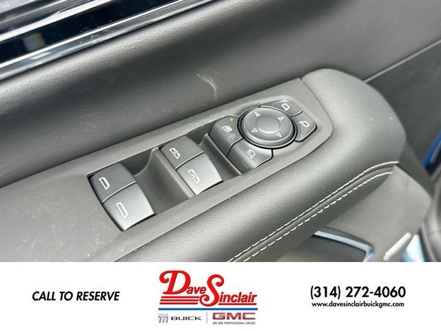 GMC Yukon Vehicle Full-screen Gallery Image 21