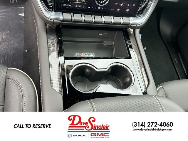 GMC Yukon Vehicle Full-screen Gallery Image 29