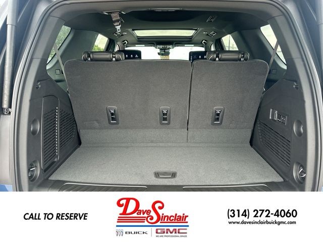 GMC Yukon Vehicle Full-screen Gallery Image 33