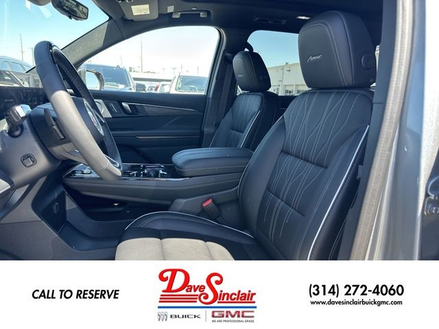 Buick Enclave Vehicle Full-screen Gallery Image 11