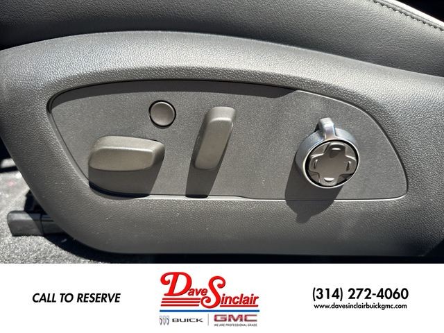 Buick Enclave Vehicle Full-screen Gallery Image 12