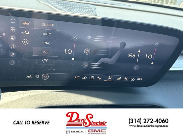 Buick Enclave Vehicle Full-screen Gallery Image 19