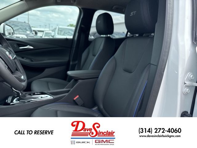 Buick Encore GX Vehicle Full-screen Gallery Image 11