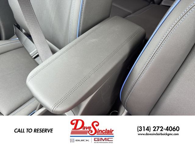 Buick Encore GX Vehicle Full-screen Gallery Image 20