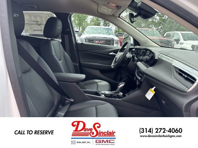 Buick Encore GX Vehicle Full-screen Gallery Image 23