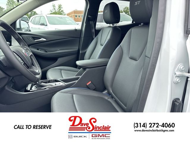 Buick Encore GX Vehicle Full-screen Gallery Image 11