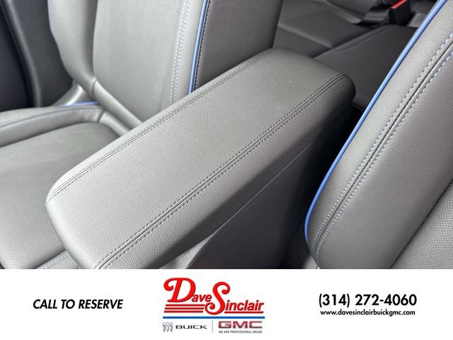 Buick Encore GX Vehicle Full-screen Gallery Image 20