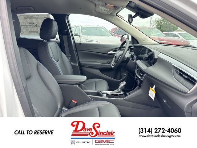 Buick Encore GX Vehicle Full-screen Gallery Image 23