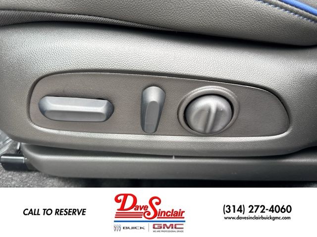 Buick Encore GX Vehicle Full-screen Gallery Image 12