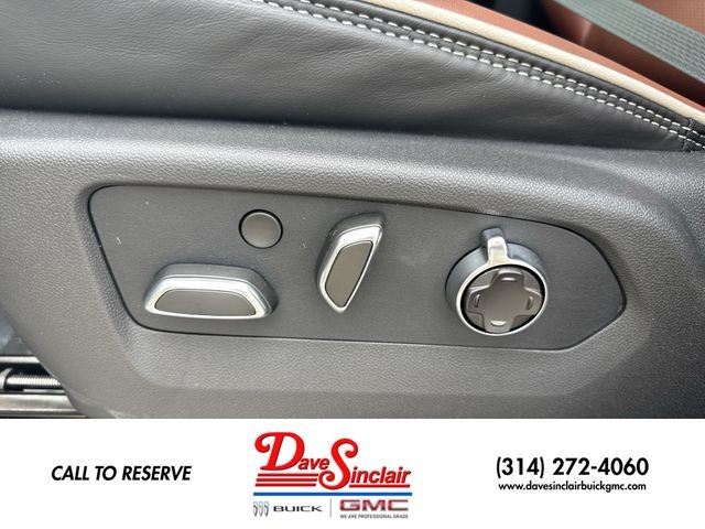 GMC Sierra 1500 Vehicle Full-screen Gallery Image 12