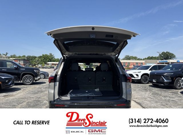 Buick Enclave Vehicle Full-screen Gallery Image 24