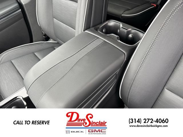 Buick Enclave Vehicle Full-screen Gallery Image 21