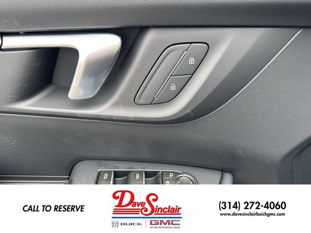 Buick Enclave Vehicle Full-screen Gallery Image 13