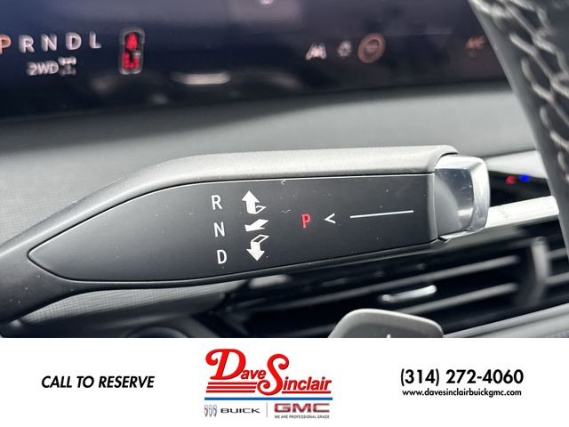 Buick Enclave Vehicle Full-screen Gallery Image 20