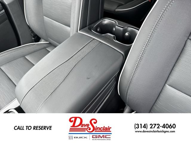 Buick Enclave Vehicle Full-screen Gallery Image 21