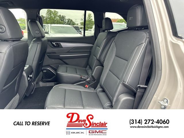 Buick Enclave Vehicle Full-screen Gallery Image 22