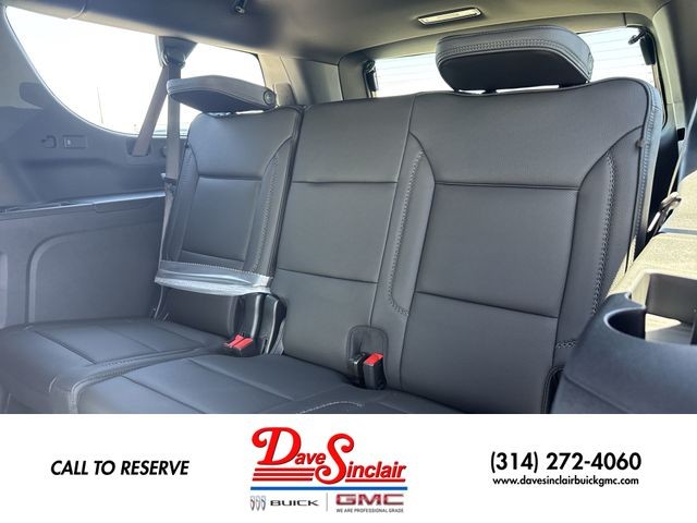 GMC Yukon XL Vehicle Full-screen Gallery Image 24
