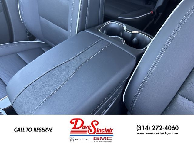 Buick Enclave Vehicle Full-screen Gallery Image 21