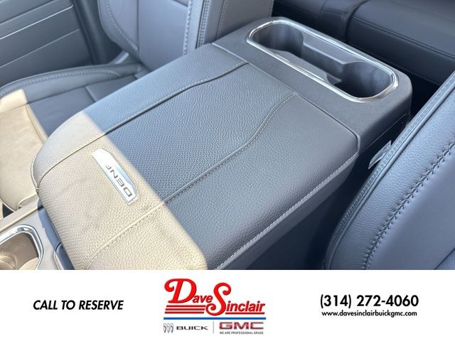 GMC Sierra 2500HD Vehicle Full-screen Gallery Image 21
