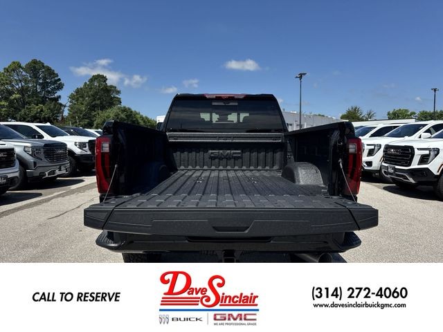 GMC Sierra 2500HD Vehicle Full-screen Gallery Image 24