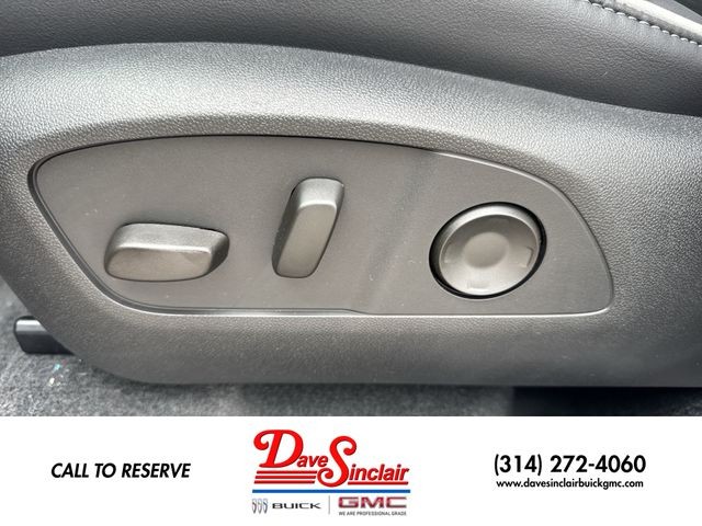 Buick Enclave Vehicle Full-screen Gallery Image 12