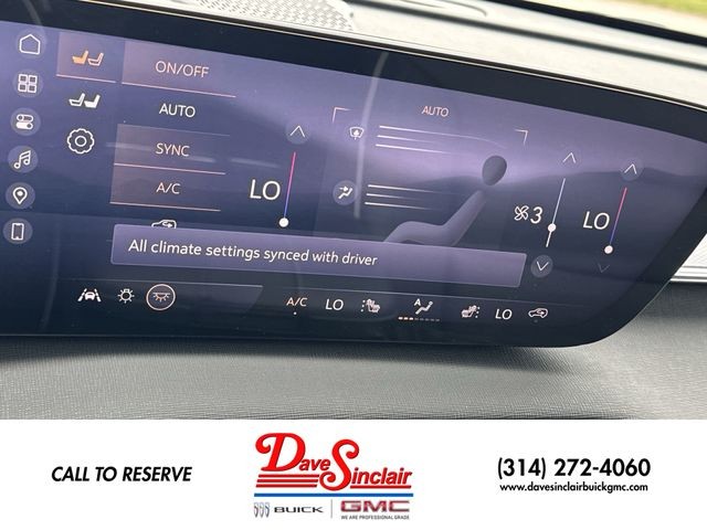 Buick Enclave Vehicle Full-screen Gallery Image 19