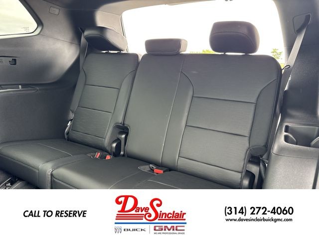 Buick Enclave Vehicle Full-screen Gallery Image 23