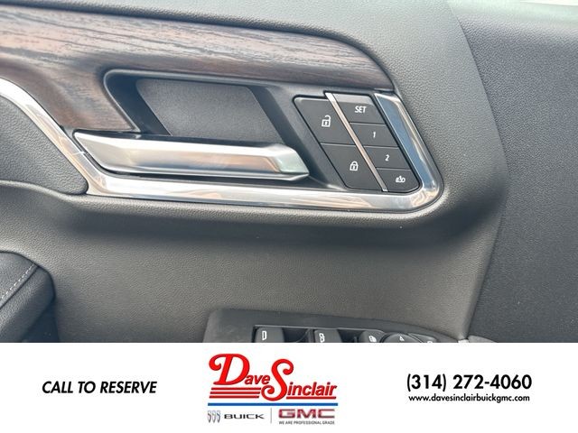 GMC Sierra 1500 Vehicle Full-screen Gallery Image 13