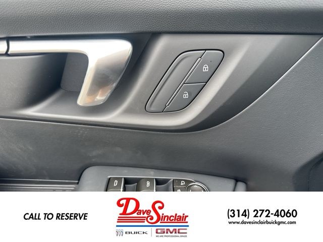 Buick Enclave Vehicle Full-screen Gallery Image 13