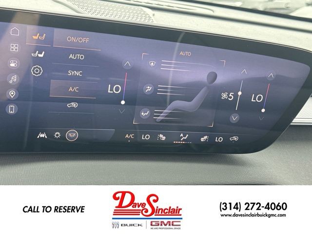 Buick Enclave Vehicle Full-screen Gallery Image 19