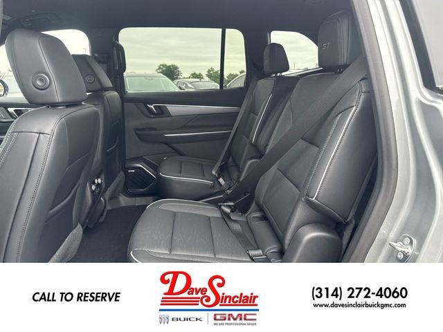 Buick Enclave Vehicle Full-screen Gallery Image 22