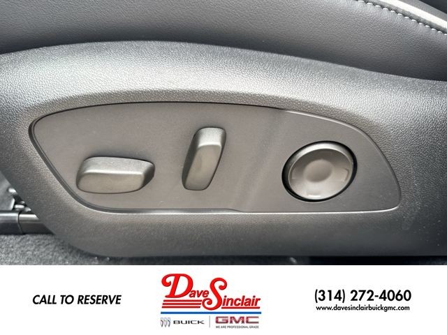 Buick Enclave Vehicle Full-screen Gallery Image 12