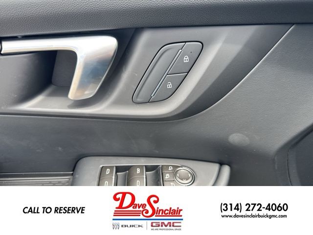Buick Enclave Vehicle Full-screen Gallery Image 13