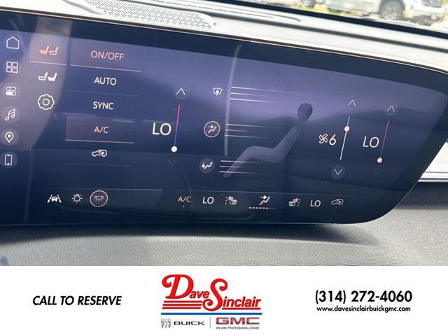 Buick Enclave Vehicle Full-screen Gallery Image 19