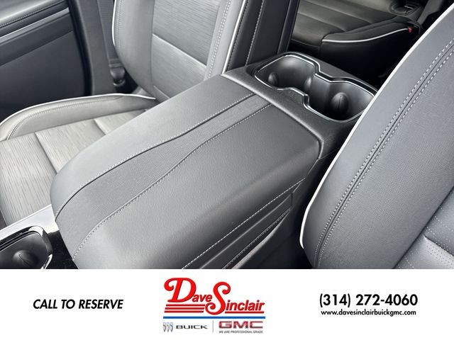 Buick Enclave Vehicle Full-screen Gallery Image 21